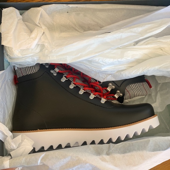 Bernardo Winnie High-Top Rain Hiker boots in black - Picture 3 of 4